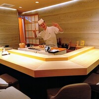 鮨 一 - 店内