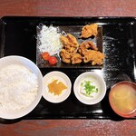 食べ処 酔い処 君と酒 - 唐揚げ定食