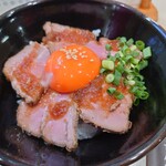 ラーメン専科 竹末食堂 - 月見ローストビーフ