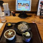 蕎麦山海酒屋 山人 - 料理写真:豚丼(小)セットで冷たい蕎麦