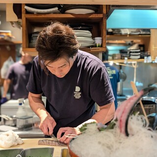 人自慢のお店！焼き師が焼く焼き鳥・漁師の息子が作る魚料理