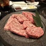 しゃぶしゃぶ すき焼き 焼肉　兜　奥座 - 