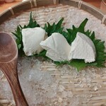 こだわり炭火焼鳥 ふらふら - 手作りざる豆腐。