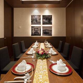 接待やが会食、お祝いの席や同窓会など様々なシーンで