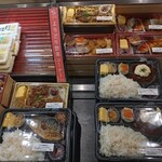 跳ね鯛 - 鯖照焼弁当とハンバーグ弁当