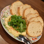 ワインバー バッカス - 今、セレブに人気の中東諸国の家庭料理「フムス」（８５０円）２０２４年１１月