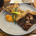 cafe chestnuts - キャラメルオニオンとキャロットのパイ