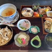 酒と二十四節気料理 きのえね omoya - 春慶箱もり膳
