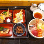 27417925 - 〔日替〕与五郎弁当（￥1100）。揚げ立ての天ぷら、煮物・焼物・あさり味噌汁