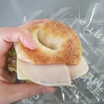 ダーシェンカ - ベーグルサンドハム&チーズ