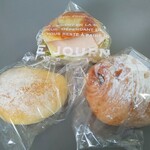 ダーシェンカ - プレミアムくりーむぱん、チョコクロワッサン、ベーグルサンドハム&チーズ