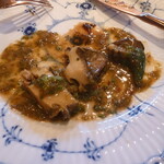 八王子うかい亭 - あわびを切ったところ