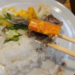 キッチン ブルー グローブ - 人参を添えて