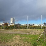 キッチン ブルー グローブ - 来る時にも気になった電柱、こんな処に？