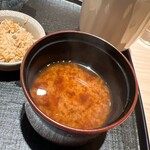 礒田 - 赤出汁です