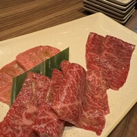 焼肉うしごろ 新宿三丁目店 - 
