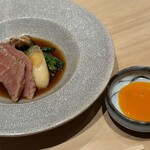 鮨 塩釜港 銀座 極 - 卵黄につけて