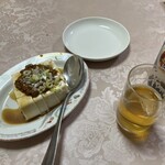 弘園 - 冷奴の怪味ソースかけ、瓶ビール・キリン