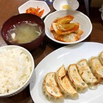 ぎょうざ屋 くまぞう - ぎょうざ合盛り定食