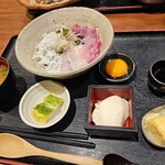 魚の郷 こにし - 鮮丼定食