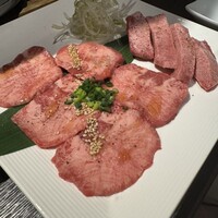 老舗精肉店直送 千種焼肉 飛騨牛の奴隷 千種店 - 