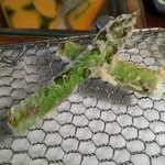 てんぷら 脇坂 - 道産アスパラ。あまーくて歯切れもよくてしゃきしゃき♪ 14'05  