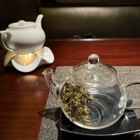 中国飯店 富麗華 - ジャスミン茶　ポットで温めてくれます