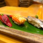 274199245 - 鰹、海老、鰯
                    特に海老が美味しい。大振りでプリプリです