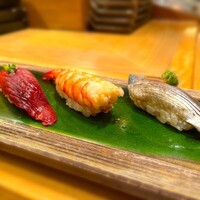 柳橋きたろう場内 - 鰹、海老、鰯
                      特に海老が美味しい。大振りでプリプリです