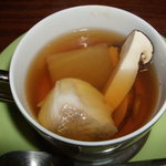 レストランよねむら - 甘鯛と松茸、冬瓜のコンソメスープ