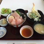海鮮蔵 魚魚魚 - びん長鮪丼 天ぷら付、880円
