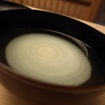 緒方 - 新玉ねぎのお椀です。