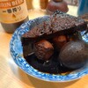 とん八 - 漆黒のおでん
どんなおでん種なのかわからないくらい黒いです