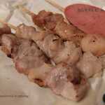 やきとりの浜名屋 - 料理写真:鶏モモの塩（とりしお）など