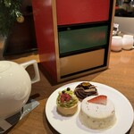  「メトロポリタングリル」 - 