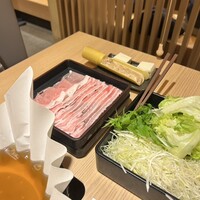 豚しゃぶ せいろ蒸し 豚匠 なんば邸 - 