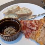 ザ・テラス - お気に入りのレバームースとピザ