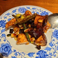 老四川 飄香小院 - 鶏の唐揚げ四川ピリ辛甘酢妙め 