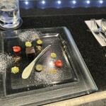 トシ・ヨロイヅカ 東京 - 