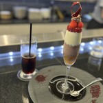 トシ・ヨロイヅカ 東京 - 