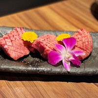 黒毛和牛ヘレ肉専門店 炭火焼肉 りきちゃん 北浜店 - 厚切りタン