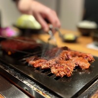黒毛和牛ヘレ肉専門店 炭火焼肉 りきちゃん 北浜店 - 食べやすい大きさにカットしてくれます。