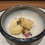 天冨良 ふぐ 銀座 天 - ゆりね饅頭