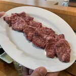 焼肉やっちゃん - 肉厚なタン