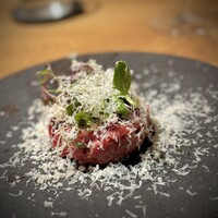 tens. - 但馬牛の赤身自体に甘みというか、旨味が濃いですねぇ。
                    レフォールがキリッと整えてくれます。