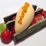 レフェルヴェソンス - 春の畑へ～とちおとめと空豆のクレーム・オ・ブール、煎茶のメレンゲ、マンダリンオレンジのアイスクリーム