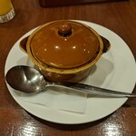 ロイヤルホスト - オニオングラタンスープの、ケースに蓋をした様子です。