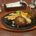 ロイヤルホスト - 黒✕黒ハンバーグ&オマール海老と蟹のテルミドール・その1です。