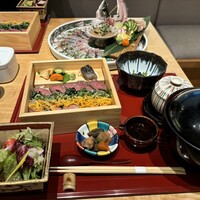 対馬のどぐろとイカ活き造り 博多 魚蔵 都ホテル店 - 