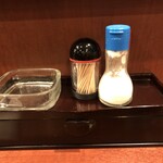 味菜芳文 - 席で喫煙可（唯一残念な点）